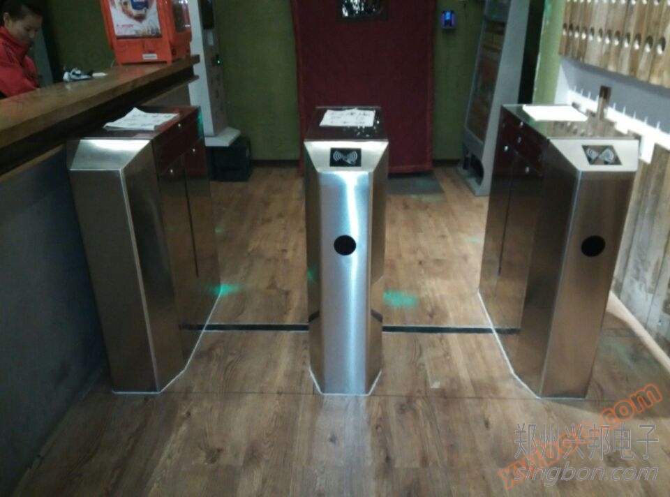 兴邦摆闸安装使用现场