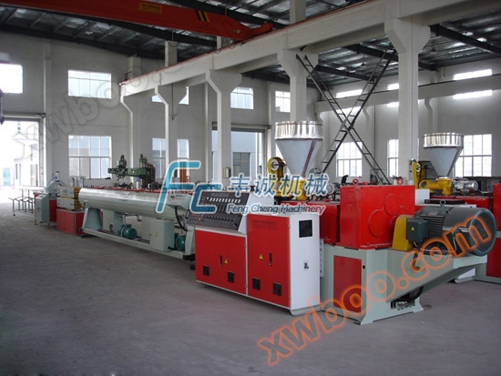 Línea de producción de tuberías de PVC de 50 mm - 160 mm con molde