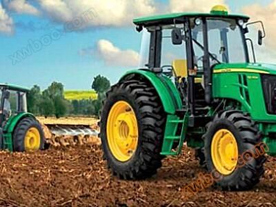 Trattore John Deere 6B-1104
