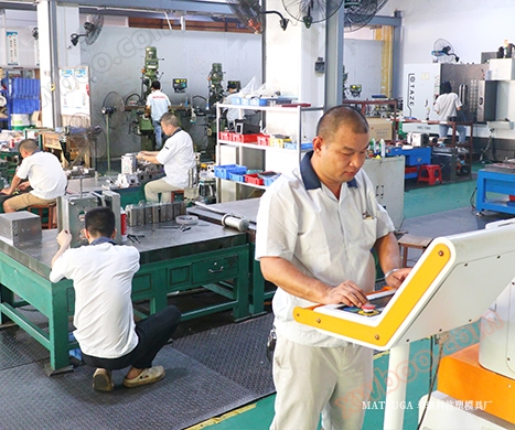 东莞市马驰科注塑模具制作车间