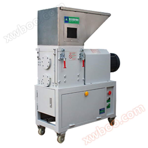 Slow silent plastic material crusher