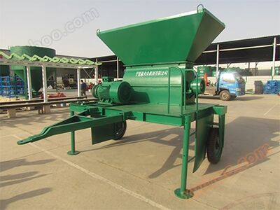 Cattle manure crusher
