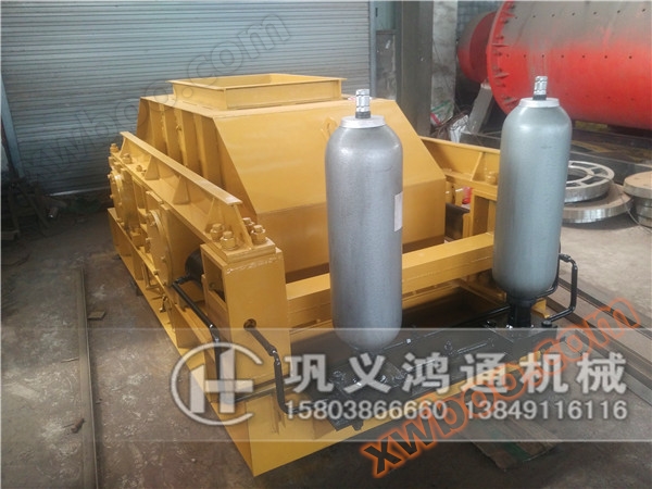 Quartz stone crusher