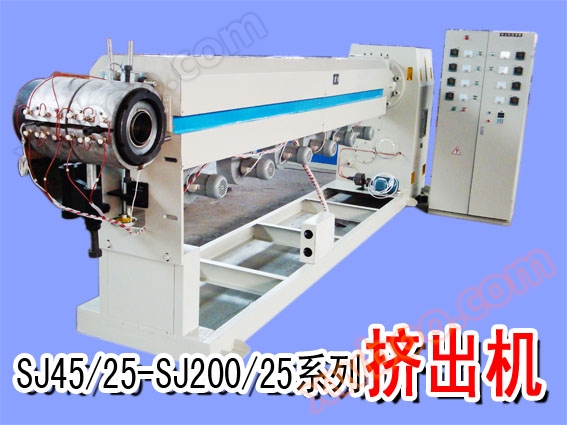 Plastic extruder for cables