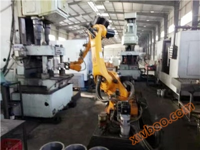 Sonstige Roboter auf der Werkzeugmaschine