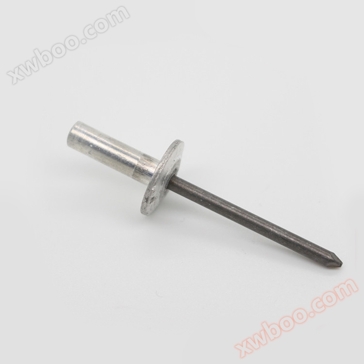 Zamknięte okrągłe gwoździe