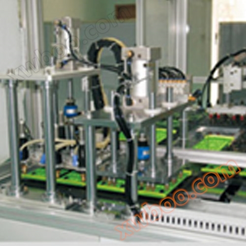 Machine d 'assemblage automatique châssis