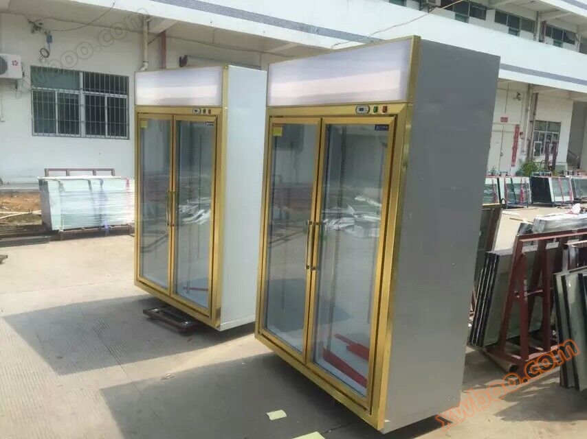 Dvojdveřní displej