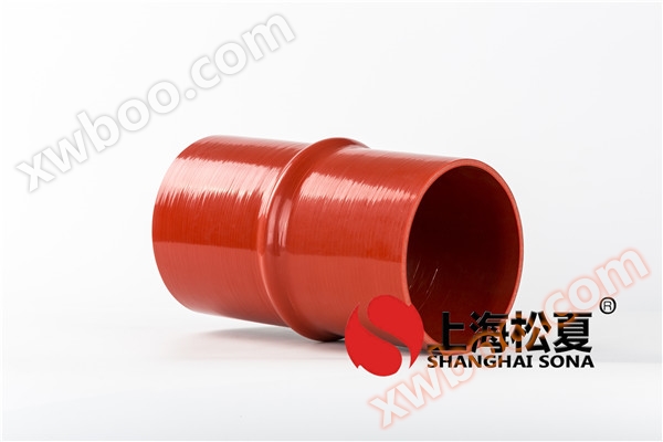 Connecteur en caoutchouc rouge